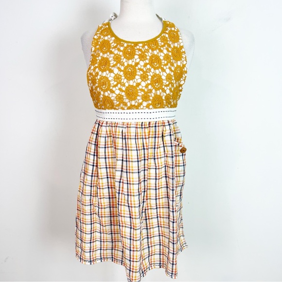 Sur La Table Other - SUR LA TABLE YELLOW NAVY WHITE PLAID CROCHE LACE COOKING APRON